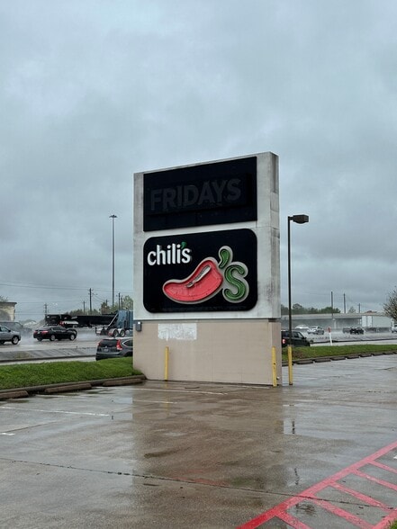12895 Gulf Fwy, Houston, TX for sale - Building Photo - Image 2 of 4