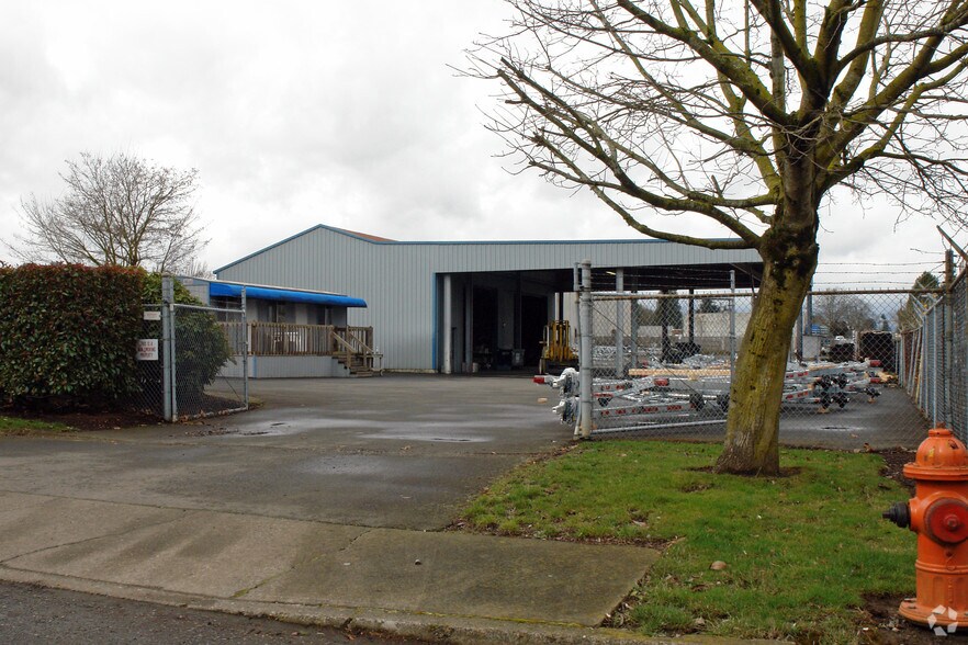 5305 NE 115th Ave, Portland, OR à louer - Photo principale - Image 2 de 5