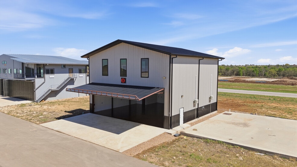 15850 Salado Airport Rd, Salado, TX for sale - Building Photo - Image 1 of 13