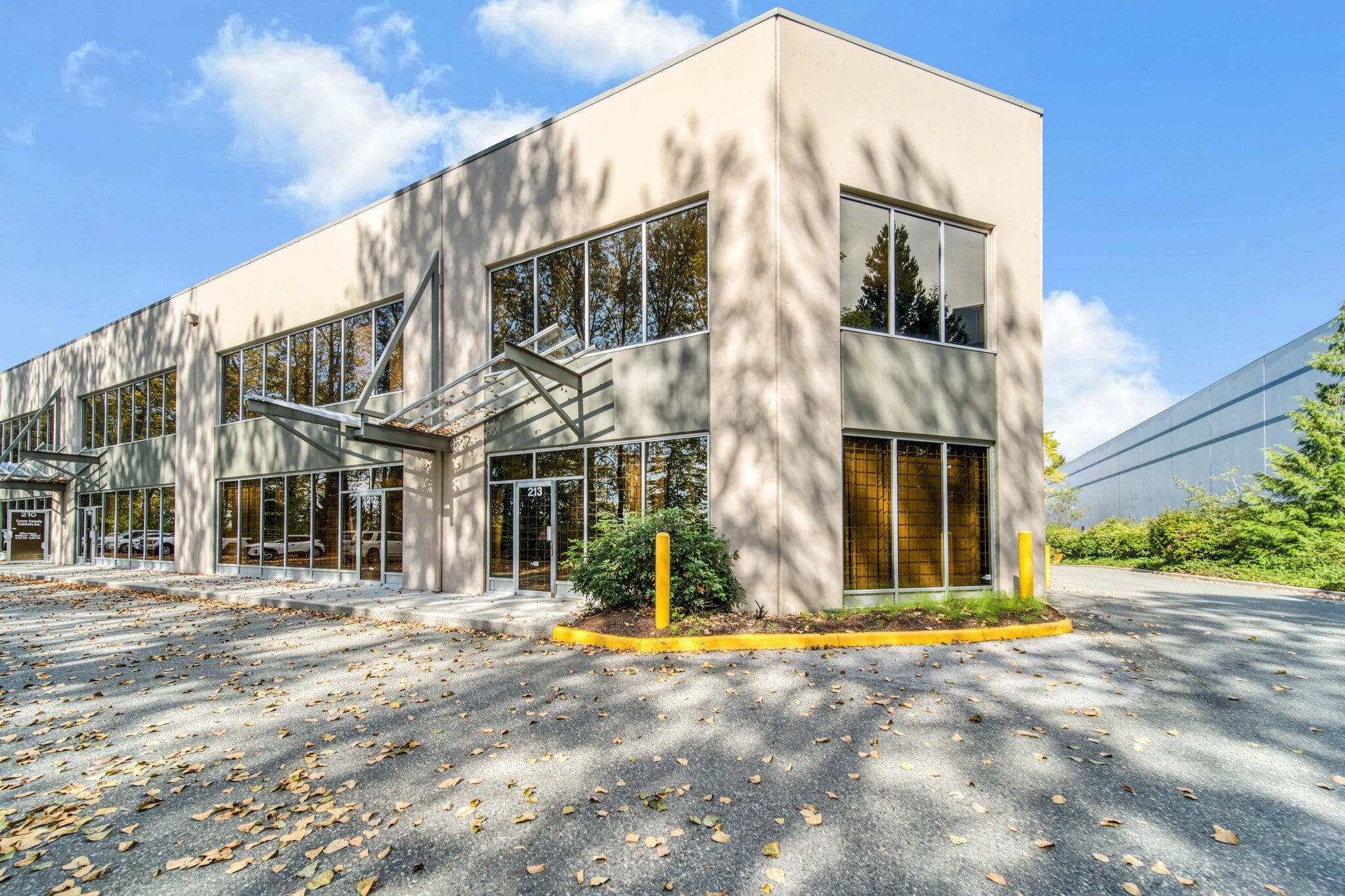 669 Ridley Pl, Delta, BC for lease Building Photo- Image 1 of 7