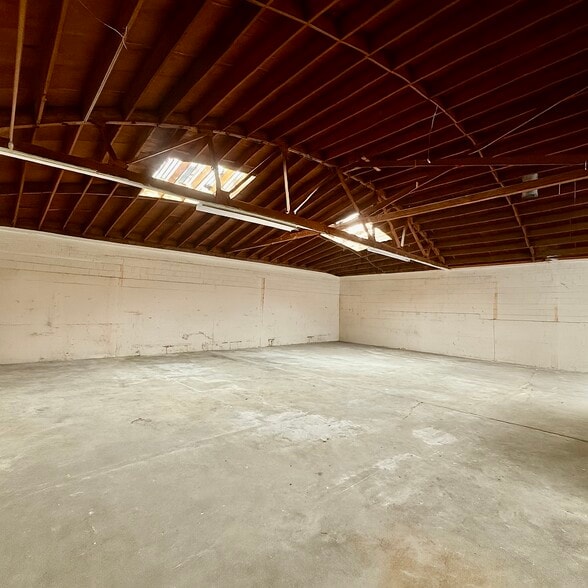 1828 International Blvd, Oakland, CA for lease - Building Photo - Image 2 of 15