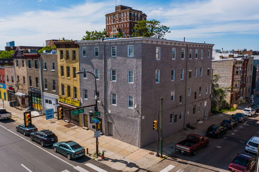 701-703 W Girard Ave, Philadelphia, PA à vendre - Photo du bâtiment - Image 1 de 1