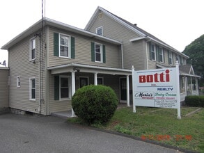 366 Derby Ave, Derby, CT à louer Photo intérieure- Image 2 de 2