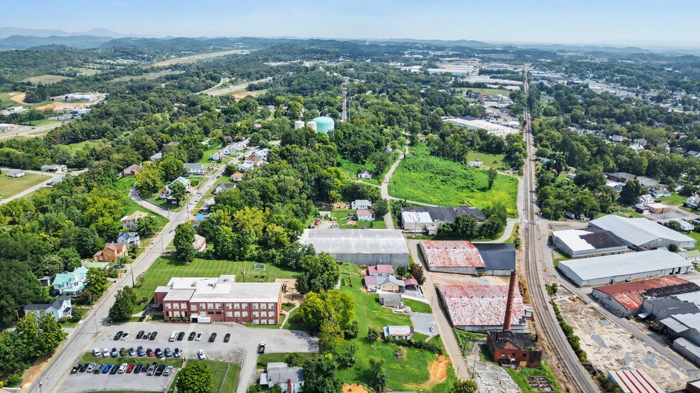237 Loretta St, Greeneville, TN for sale - Building Photo - Image 3 of 41