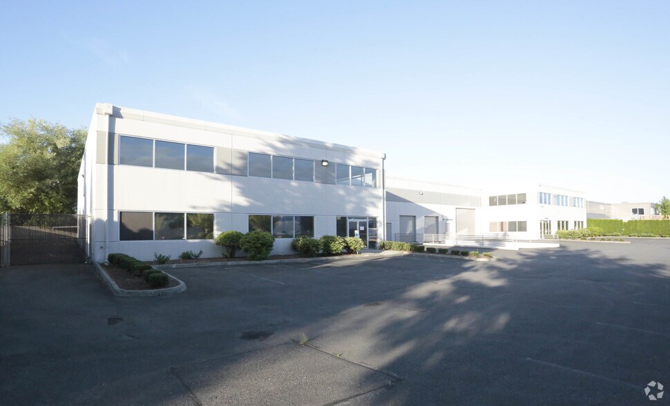 18 42nd St NW, Auburn, WA à louer - Photo du bâtiment - Image 2 de 3