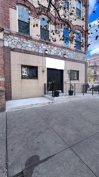 Plus de détails pour 4602 30th Ave, Astoria, NY - Commerce de détail à louer