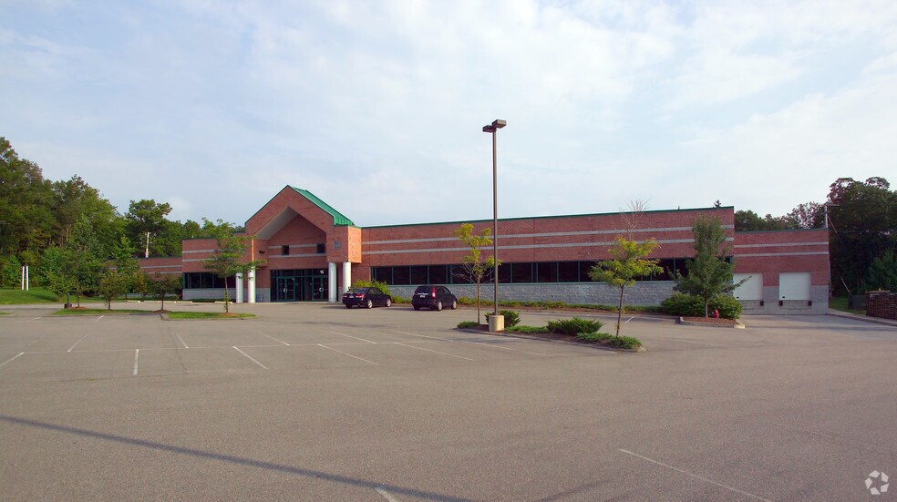 15 Berkshire Rd, Mansfield, MA à louer - Photo du bâtiment - Image 2 de 6