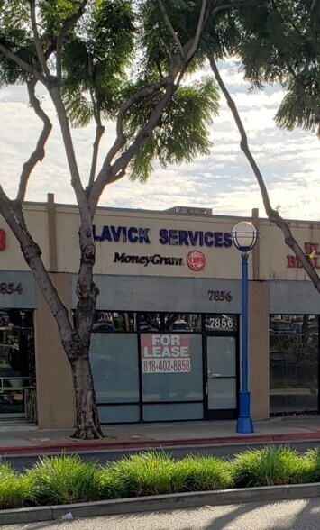 7856 Santa Monica Blvd, West Hollywood, CA à louer - Photo du bâtiment - Image 2 de 12