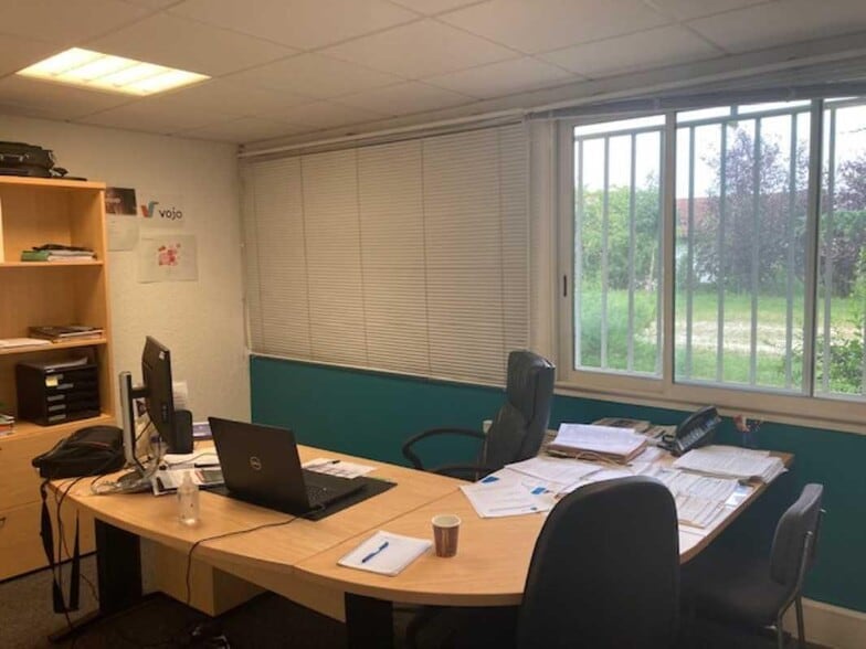 Bureau dans Eysines à louer - Photo intérieure - Image 1 de 11
