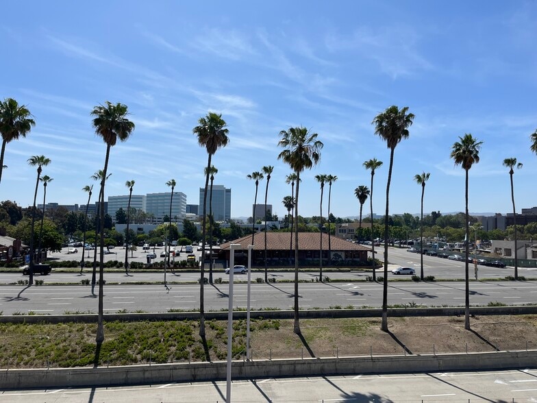 18512 MacArthur Blvd, Irvine, CA for lease - Building Photo - Image 2 of 2