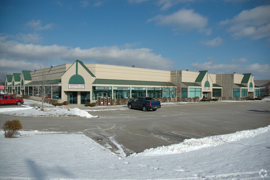 1972-1998 Star Batt Dr, Rochester Hills, MI à louer - Photo du bâtiment - Image 2 de 3