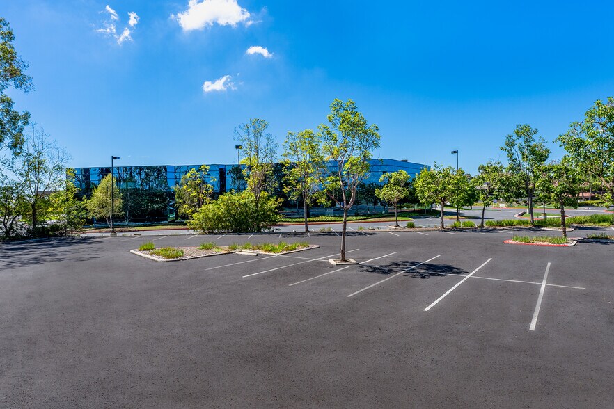 6265 Greenwich Dr, San Diego, CA à vendre - Photo du bâtiment - Image 3 de 21