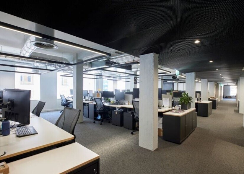 98 Theobalds Rd, Londres à louer - Photo du bâtiment - Image 3 de 4