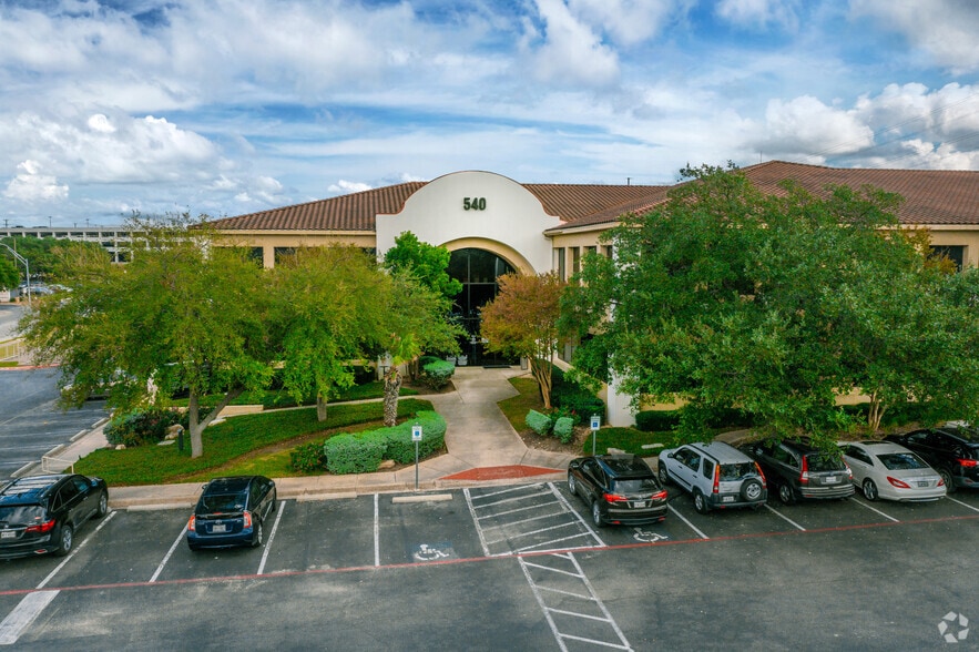 540 Oak Centre Dr, San Antonio, TX for lease - Building Photo - Image 1 of 14