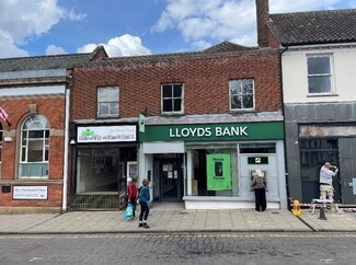 Plus de détails pour 4 Market Pl, Wymondham - Commerce de détail à louer