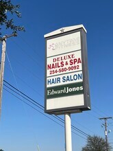 305 Coke Ave, Hillsboro, TX for lease Interior Photo- Image 2 of 7