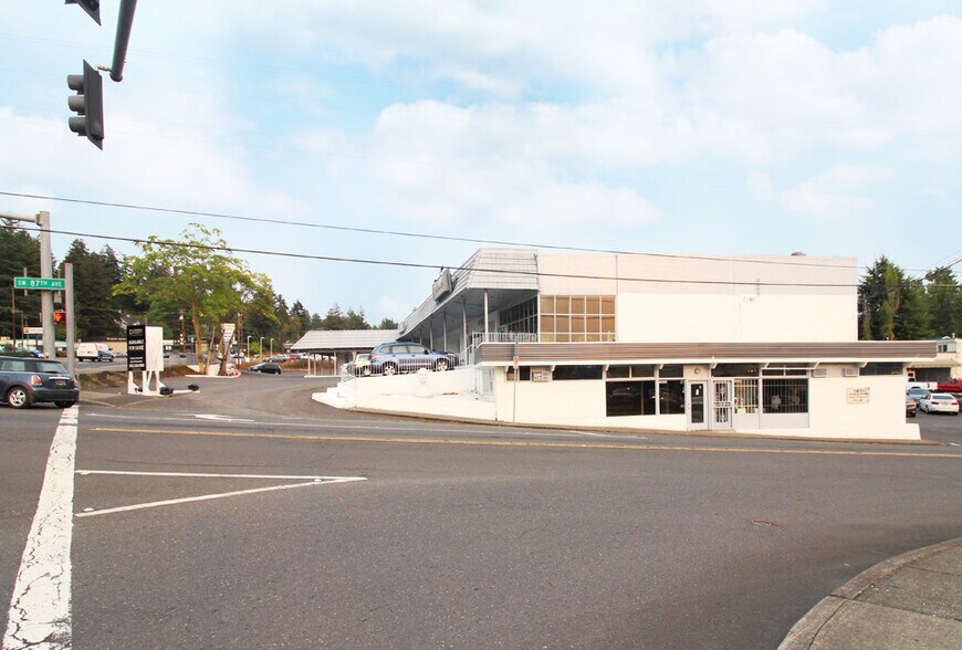 8640-8680 SW Canyon Rd, Portland, OR à louer - Photo du bâtiment - Image 3 de 7