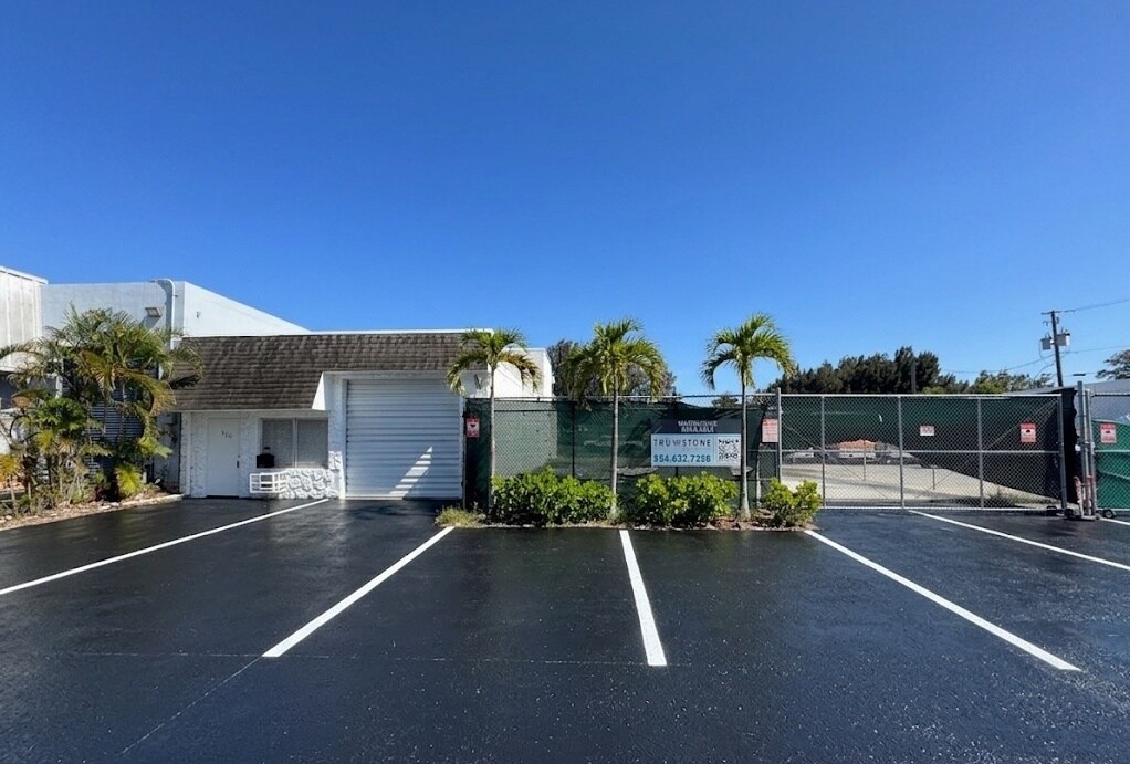 988-1004 NW 51st Pl, Fort Lauderdale, FL à louer Photo du bâtiment- Image 1 de 6
