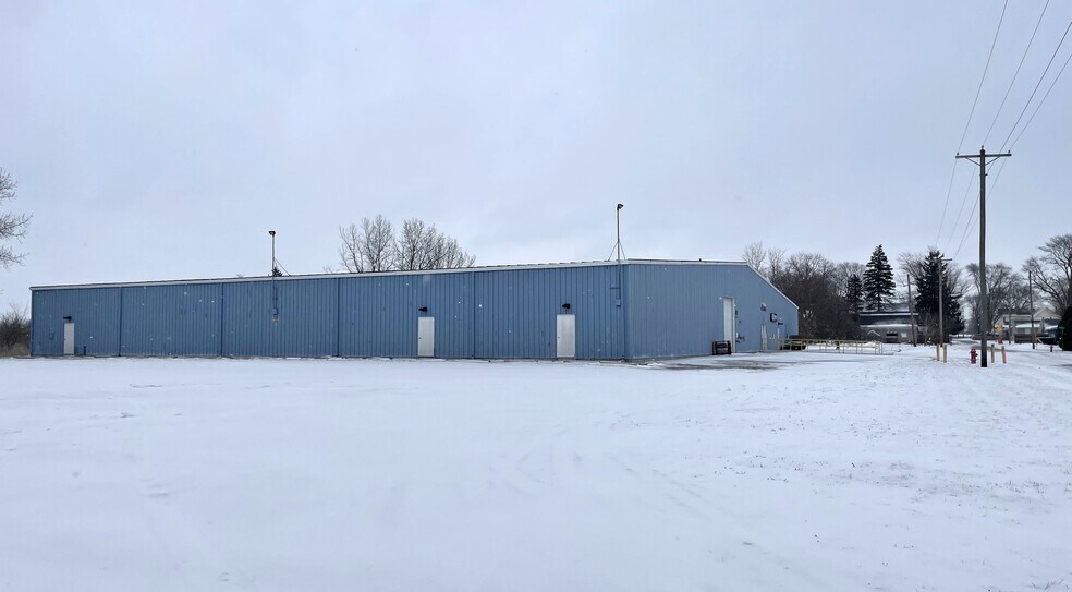 400 W Elm St, North Baltimore, OH à louer - Photo du bâtiment - Image 2 de 7