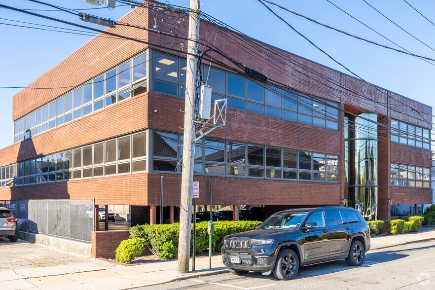 77-81 Spruce St, Cedarhurst, NY for sale - Primary Photo - Image 1 of 1