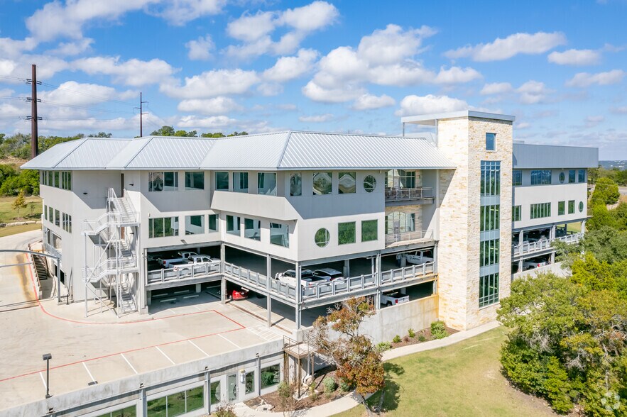 317 Grace Ln, Austin, TX à louer - Photo du bâtiment - Image 3 de 4