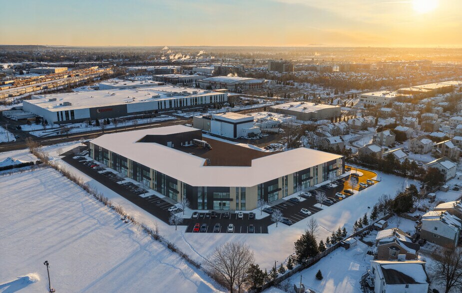 3825 Boul De La Grande-Allée, Boisbriand, QC à vendre - Photo principale - Image 1 de 5