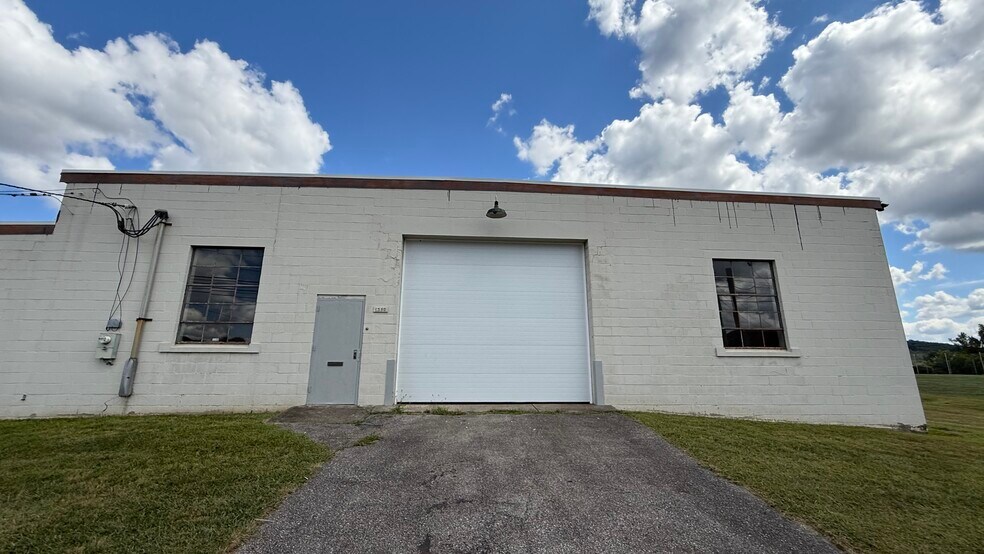 1350 Balata St, Easton, PA à vendre - Photo du bâtiment - Image 3 de 55
