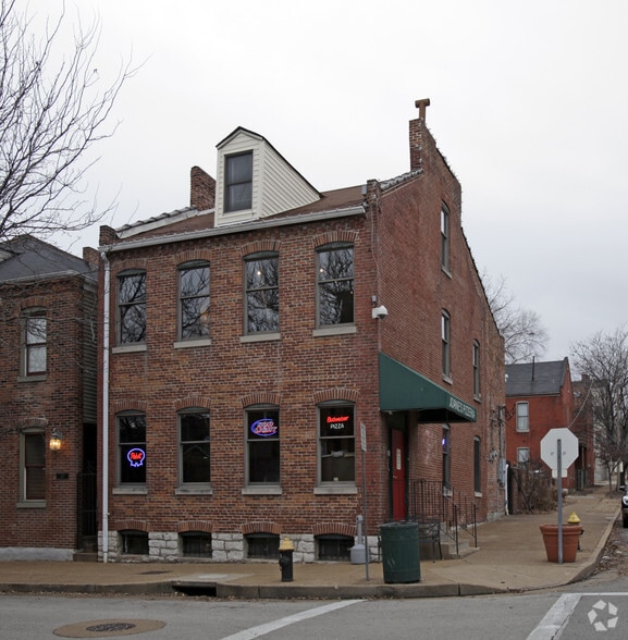 2101 Menard St, Saint Louis, MO for lease - Primary Photo - Image 1 of 15