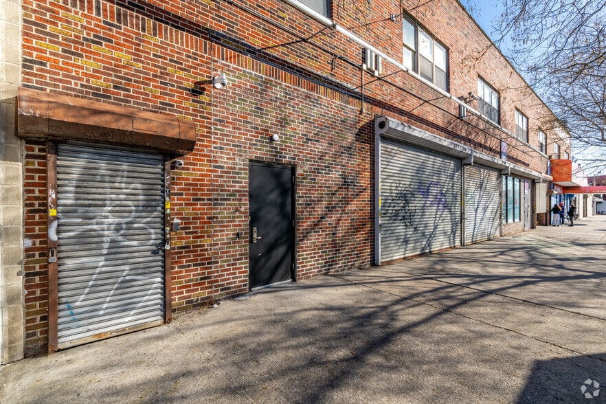 2027-2055 Utica Ave, Brooklyn, NY à louer - Photo du bâtiment - Image 3 de 6
