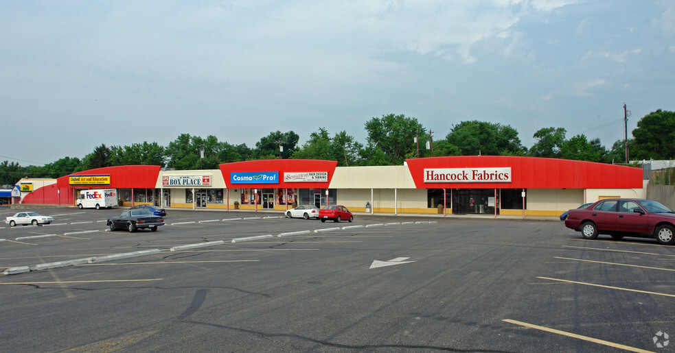 8255-8269 Colerain Ave, Cincinnati, OH for lease - Primary Photo - Image 1 of 1