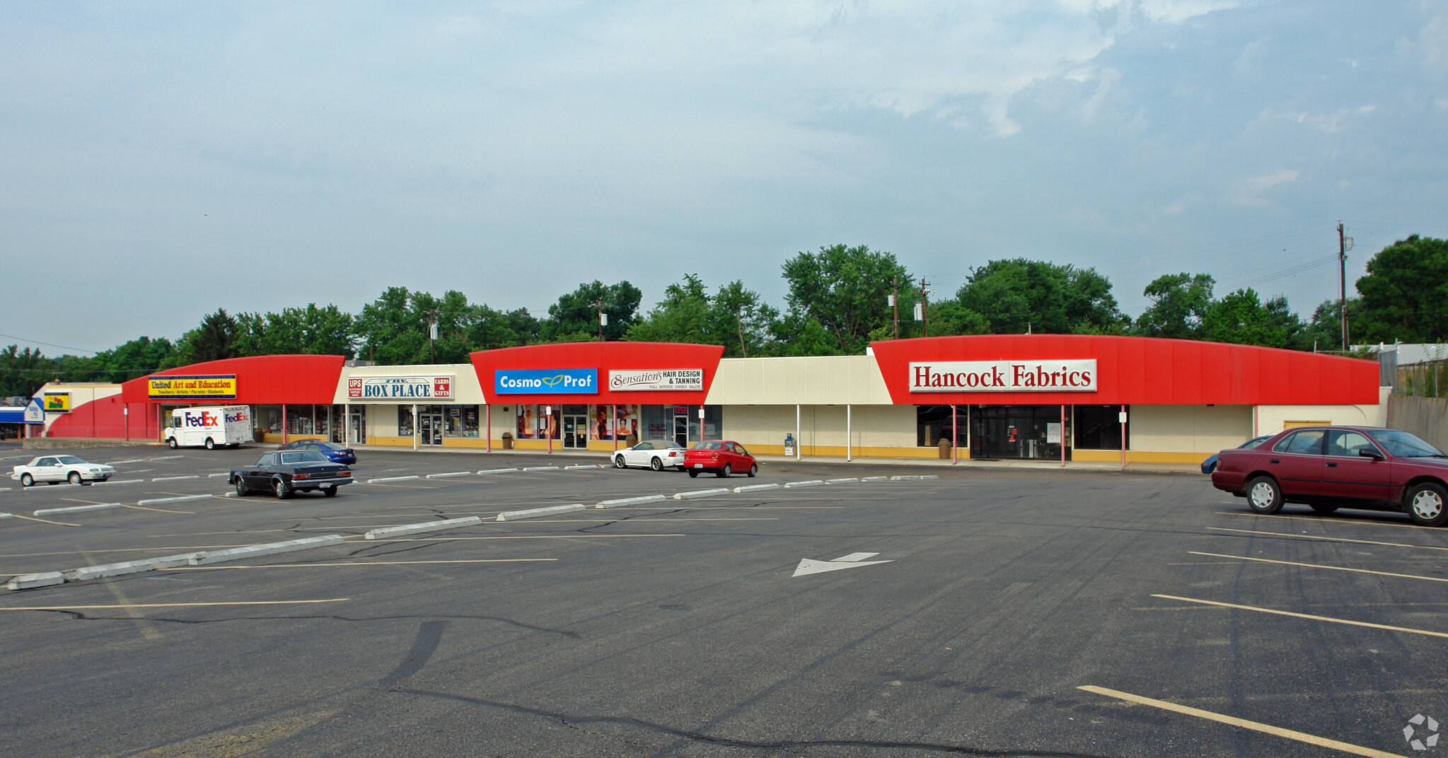 8255-8269 Colerain Ave, Cincinnati, OH for lease Primary Photo- Image 1 of 2