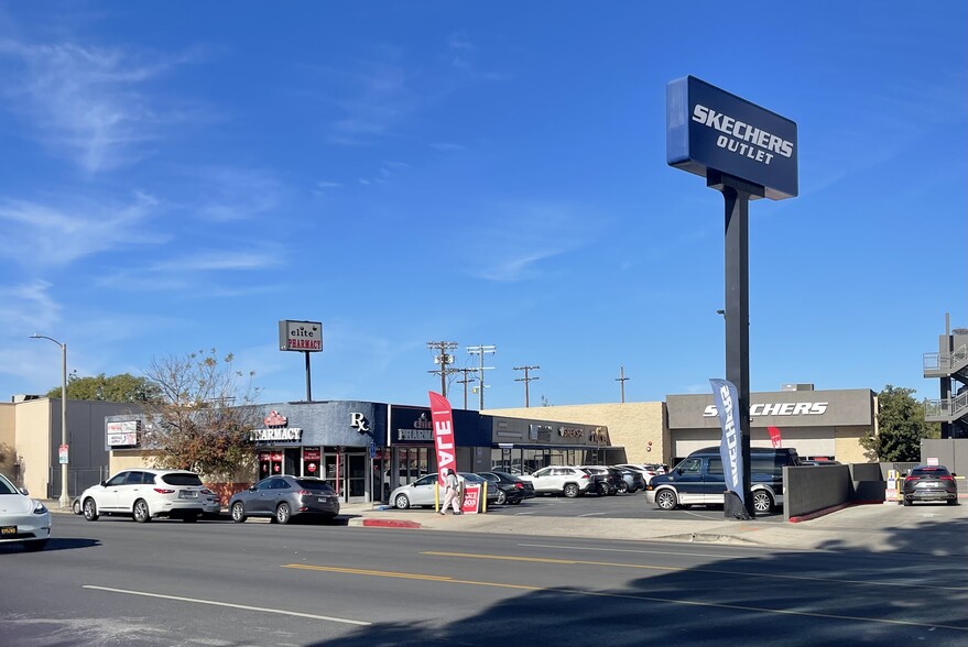 18143-18155 Ventura Blvd, Tarzana, CA à louer - Photo du bâtiment - Image 1 de 1