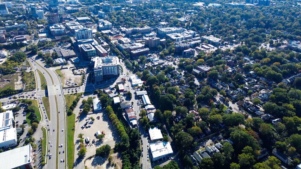 901 N West St, Raleigh, NC à louer - Photo du bâtiment - Image 3 de 9