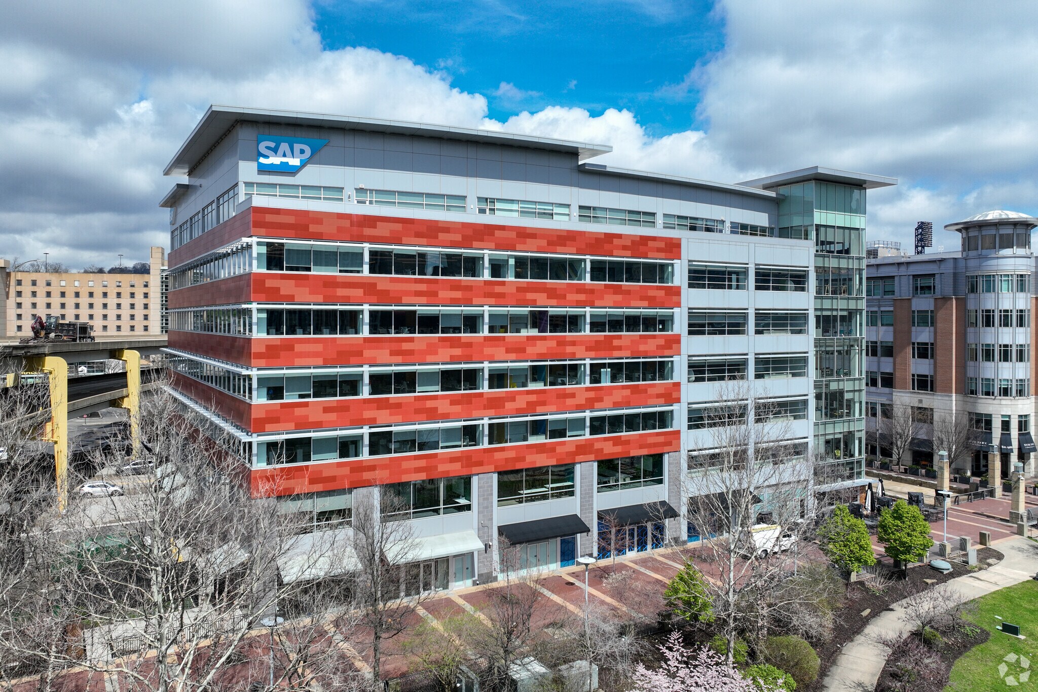 274 North Shore Drive, Pittsburgh, PA for lease Building Photo- Image 1 of 25