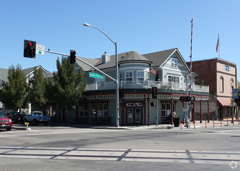 9000-9026 Windsor Rd, Windsor, CA for lease - Building Photo - Image 1 of 11