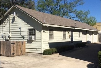 Plus de détails pour 106 1/2 S Church St, McKinney, TX - Commerce de détail à louer