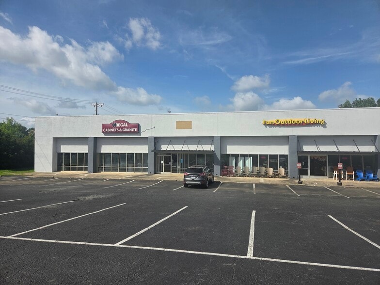 11328 E Independence Blvd, Matthews, NC for lease - Building Photo - Image 1 of 9