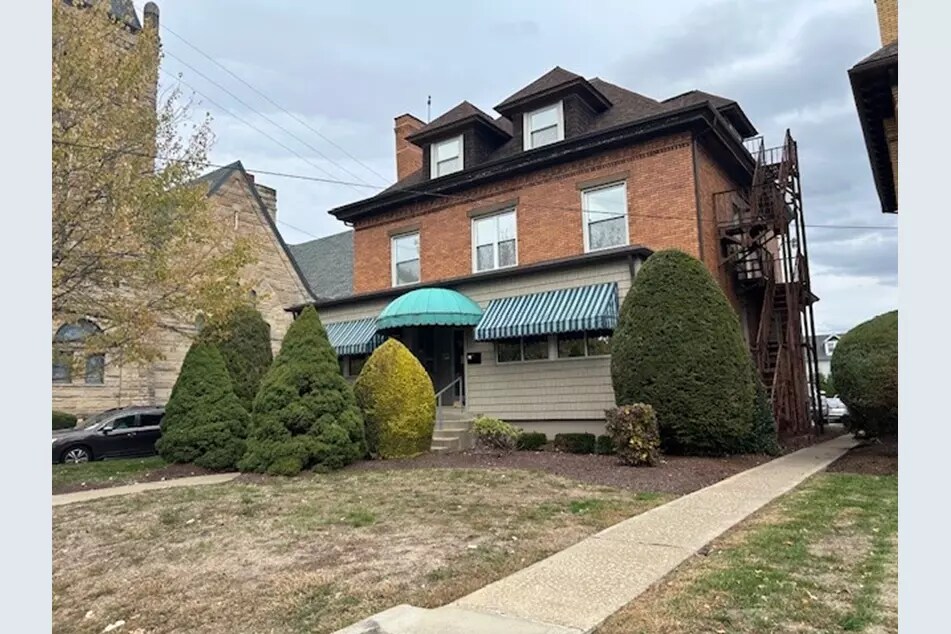 250 College Ave, Beaver, PA for sale Primary Photo- Image 1 of 2