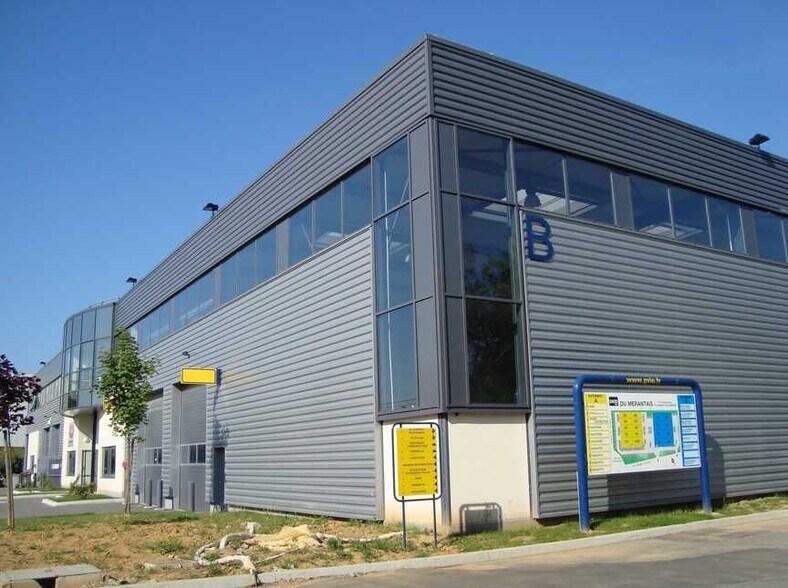 Flex dans Magny-les-Hameaux à louer - Photo du bâtiment - Image 2 de 9