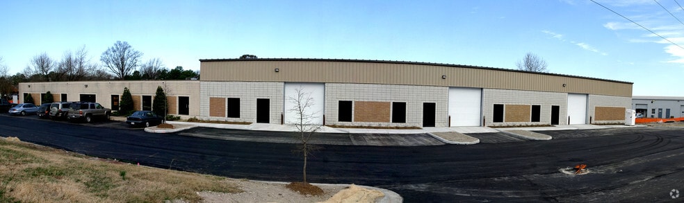 2001 Old Greenbrier Rd, Chesapeake, VA for lease - Building Photo - Image 3 of 3