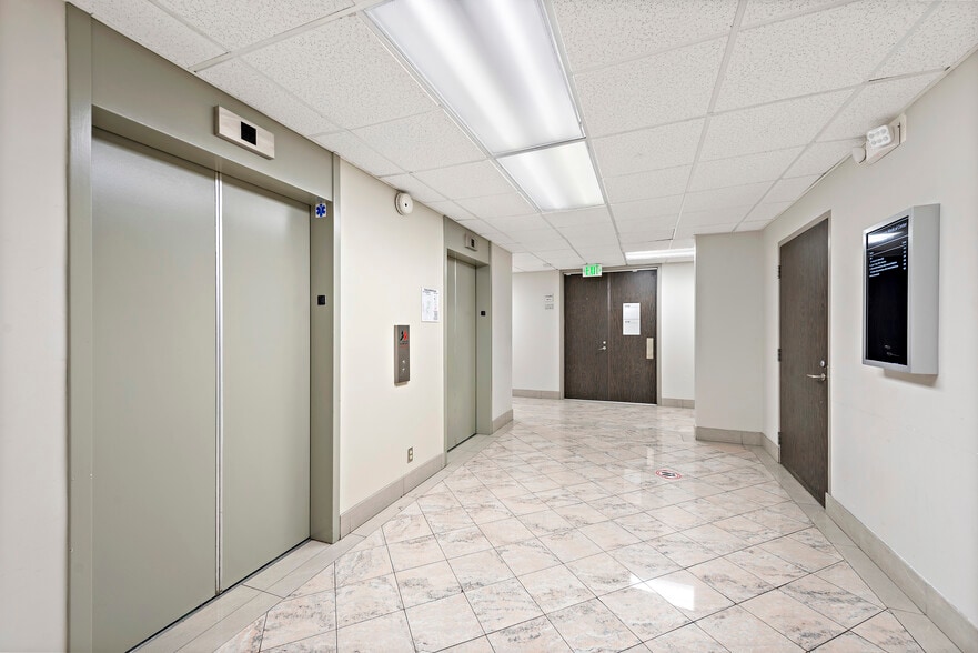 15243 Vanowen St, Van Nuys, CA for lease - Building Photo - Image 3 of 6