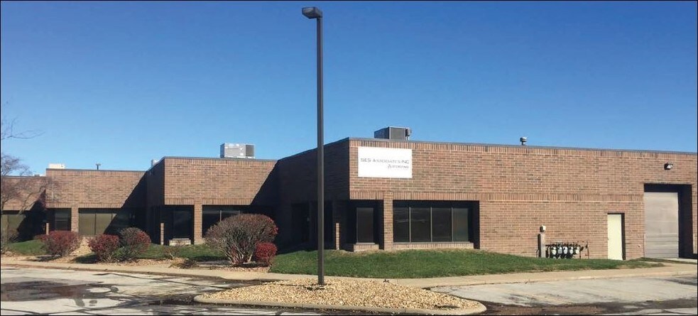 3501-3511 N Kimball Dr, Kansas City, MO à louer - Photo du bâtiment - Image 3 de 5