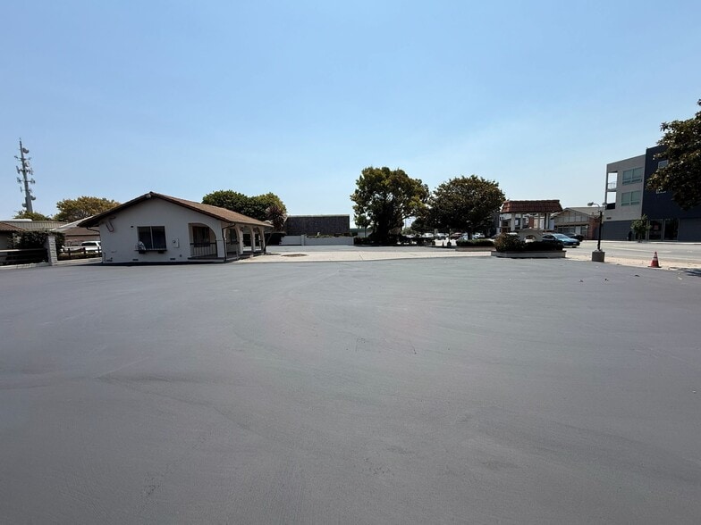 525 Abbott St, Salinas, CA for lease - Building Photo - Image 3 of 7
