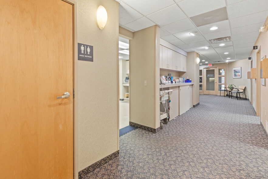 24548 W Warren St, Dearborn Heights, MI for sale - Building Photo - Image 3 of 24