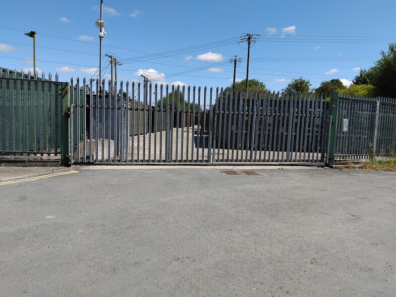 Wern Ddu Ln, Newtown à louer - Photo du bâtiment - Image 3 de 3