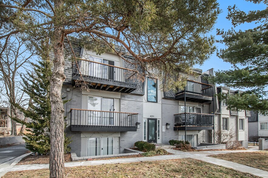 4231-4239 Walnut St, Kansas City, MO à vendre - Photo du bâtiment - Image 3 de 16