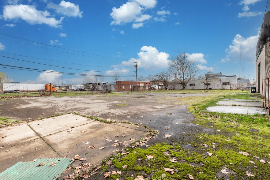2425 Hyde Park Blvd, Niagara Falls, NY à vendre - Photo du bâtiment - Image 3 de 49
