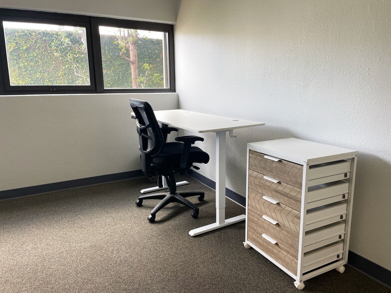 8929-8939 S Sepulveda Blvd, Los Angeles, CA for lease - Interior Photo - Image 3 of 42