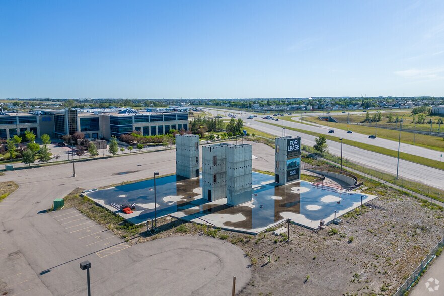 3687 63rd Ave NE, Calgary, AB à louer - Aérien - Image 3 de 8