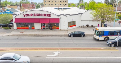 9131 E Colfax Ave, Aurora, CO à vendre Photo du bâtiment- Image 2 de 3